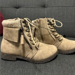 Fashion Hiking Boot